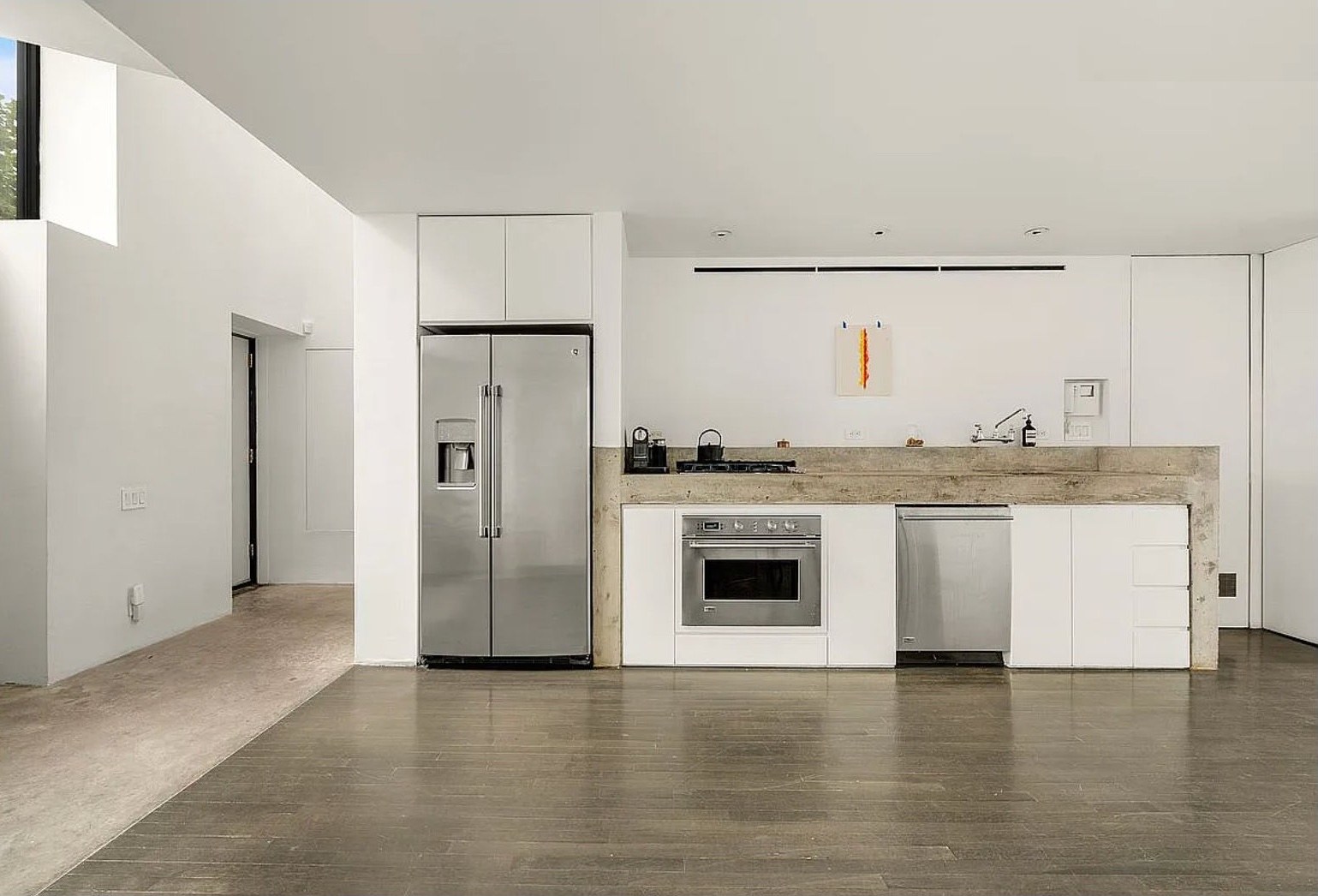 Listing photo 4 — kitchen